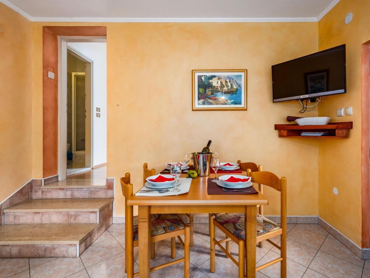 Holiday Home Hacienda - Pzn316 By Interhome Tinjan Exterior photo